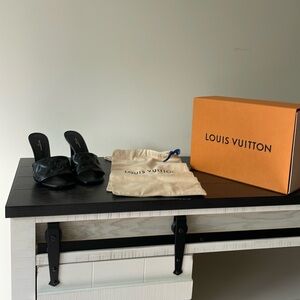 Stunning Louis Vuitton Black heels, Size 37